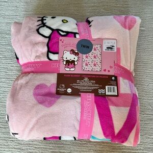 Hello Kitty plush twin blanket 60x90 NWT